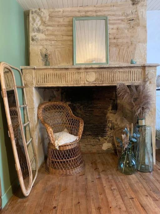 Maison Medievale Climatisee Avec Jardin 蒙帕齐耶 外观 照片